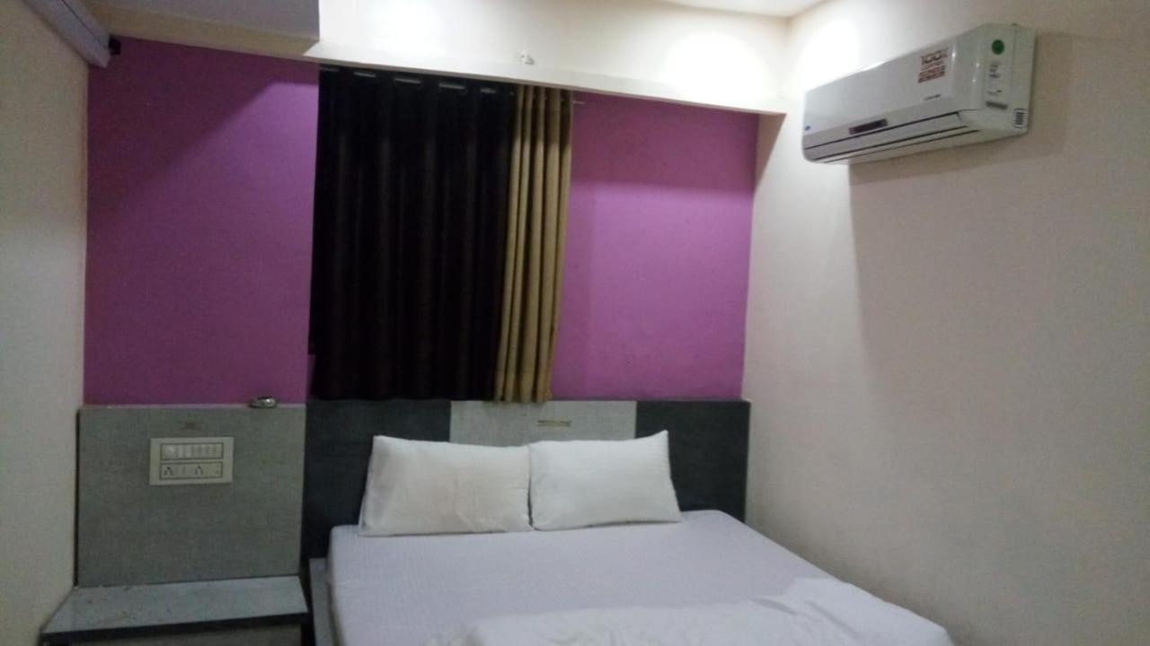Hotel Swell Ahmedabad Esterno foto