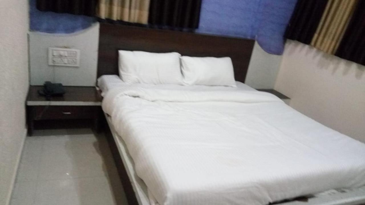 Hotel Swell Ahmedabad Esterno foto