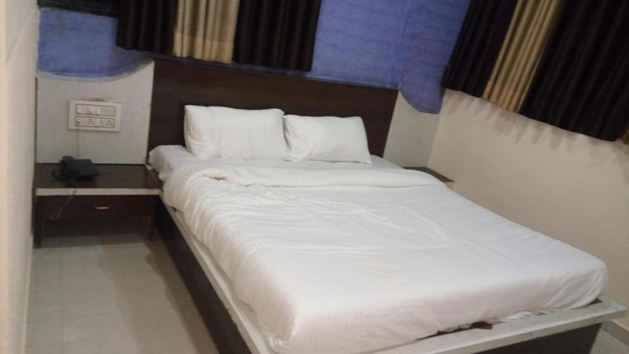 Hotel Swell Ahmedabad Esterno foto